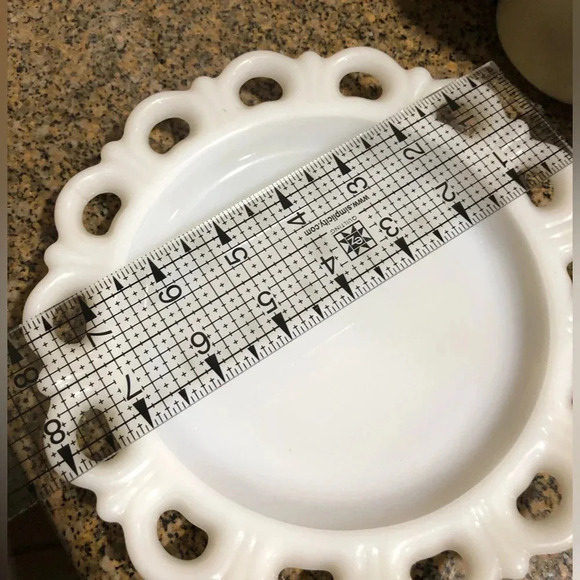 Vintage White Milk Glass Anchor Hocking Round Lace Edge dish decorative vintage - Picture 3 of 4